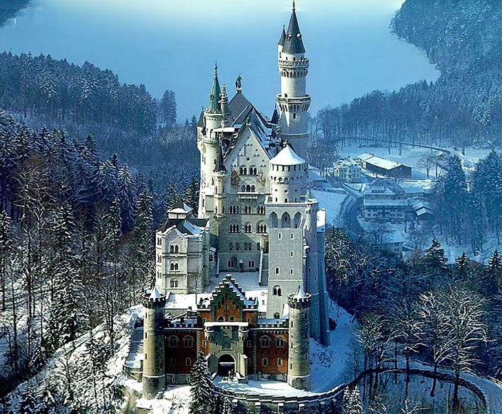 Schloss-Neuschwanstein-im-Winter