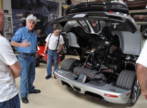 Jay Leno vor seinem Koenigsegg Trevita