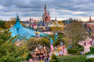 Wie groß ist das Disneyland Paris