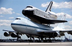 Space Shuttle auf einer Boeing 747