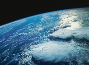 Die dünne Erdatmosphäre aus dem Weltall